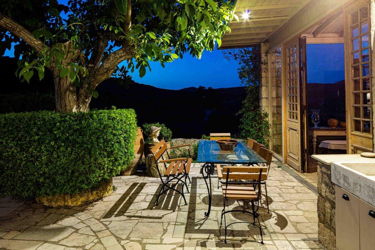 Villa Mantilari Wine Estate 7 Apartments 2 Private Pools 1 Heated Tennis Court Fitness Center 아르하네스 외부 사진