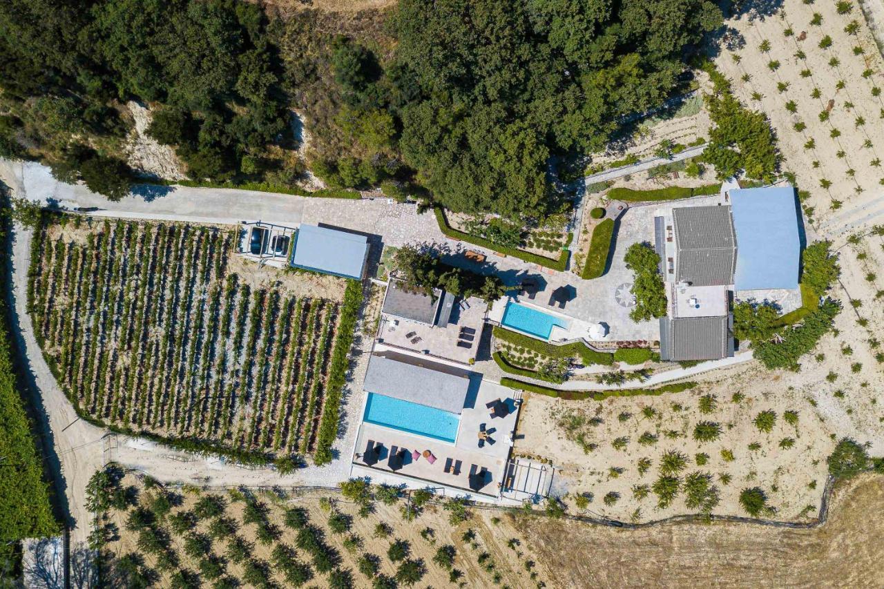 Villa Mantilari Wine Estate 7 Apartments 2 Private Pools 1 Heated Tennis Court Fitness Center 아르하네스 외부 사진