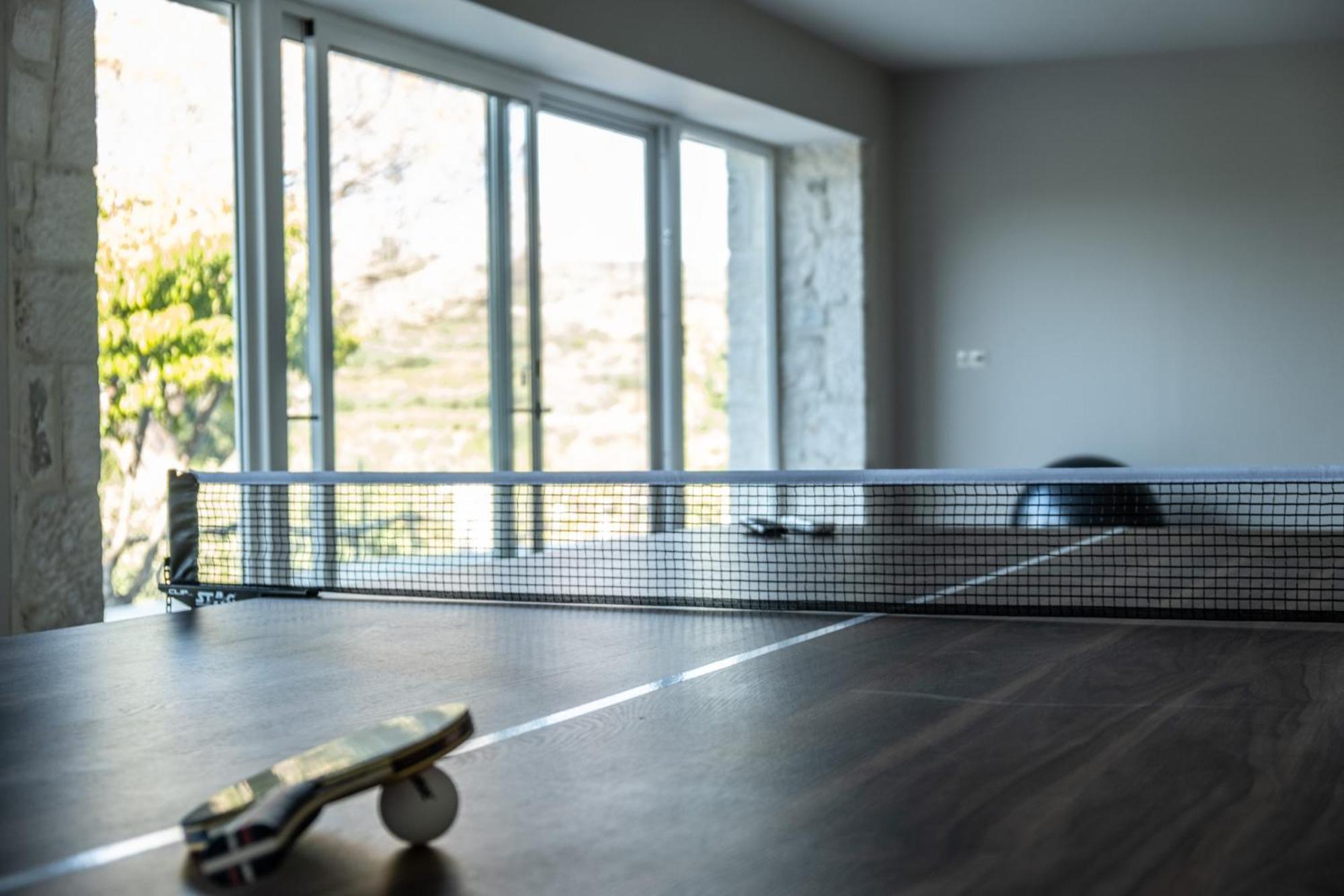 Villa Mantilari Wine Estate 7 Apartments 2 Private Pools 1 Heated Tennis Court Fitness Center 아르하네스 객실 사진